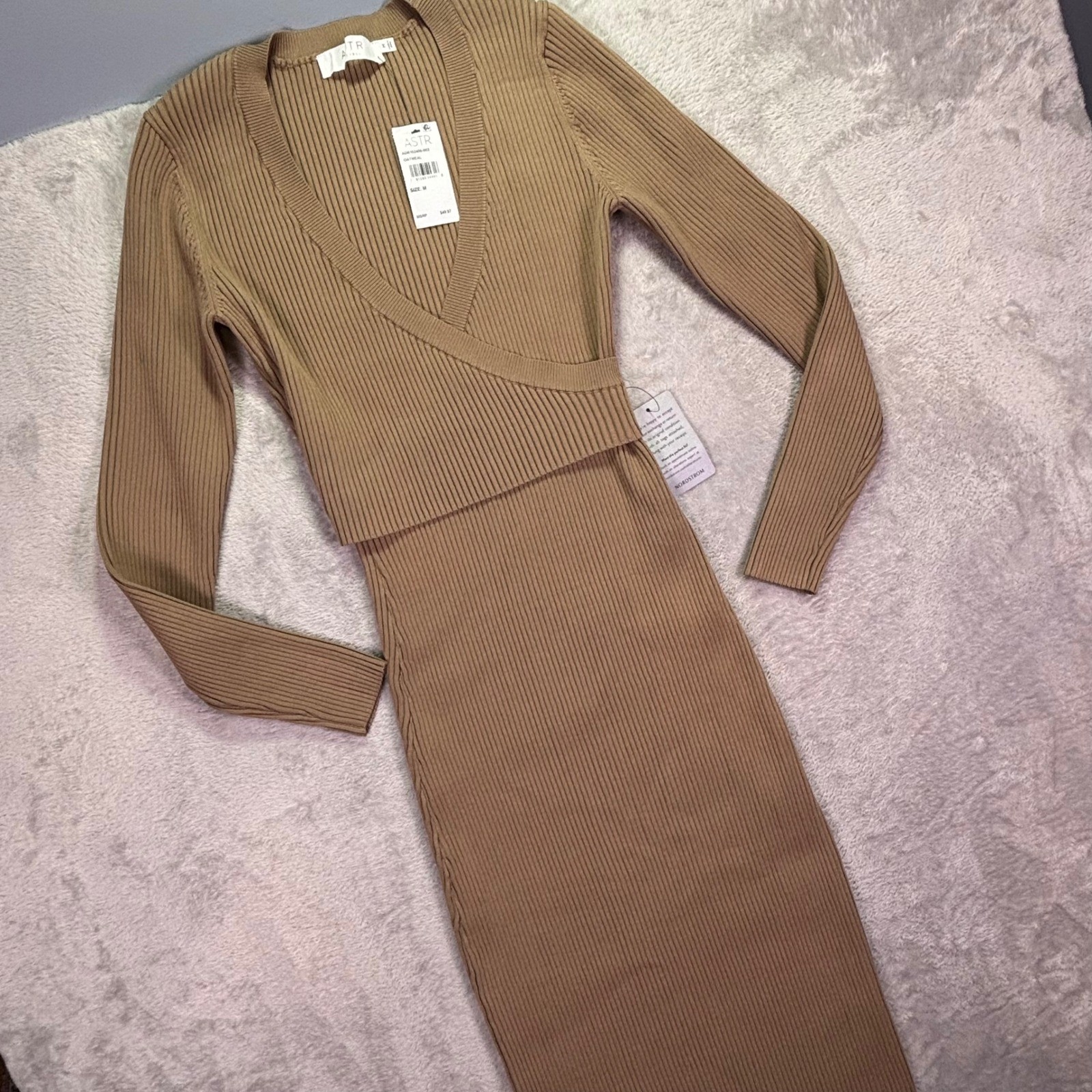 NWT ASTR The Label Women Midi Dress Medium Oatmeal Ribbed Wrap Top ADR102456-003