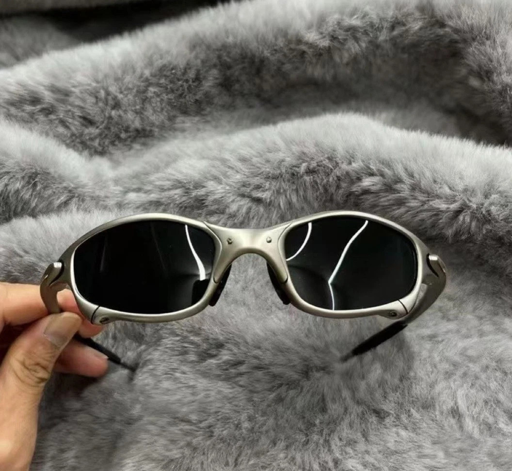 Oakley Juliet 1.0 X-Metal Retro Polarized Sunglasses - Lightweight Oakley Juliet 1.0 X-Metal Retro Polarized Sunglasses - Lightweight