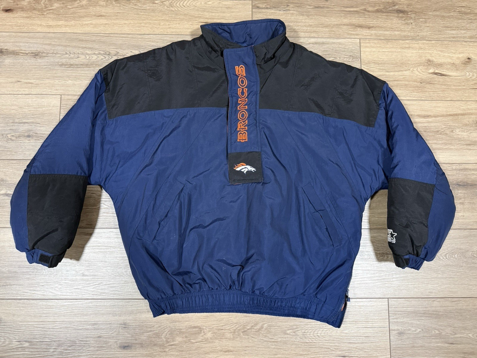 Vintage 90's Starter NFL Denver Broncos 1/4 Zip Pullover Puffer Jacket Size XL Vintage 90's Starter NFL Denver Broncos 1/4 Zip Pullover Puffer Jacket Size XL