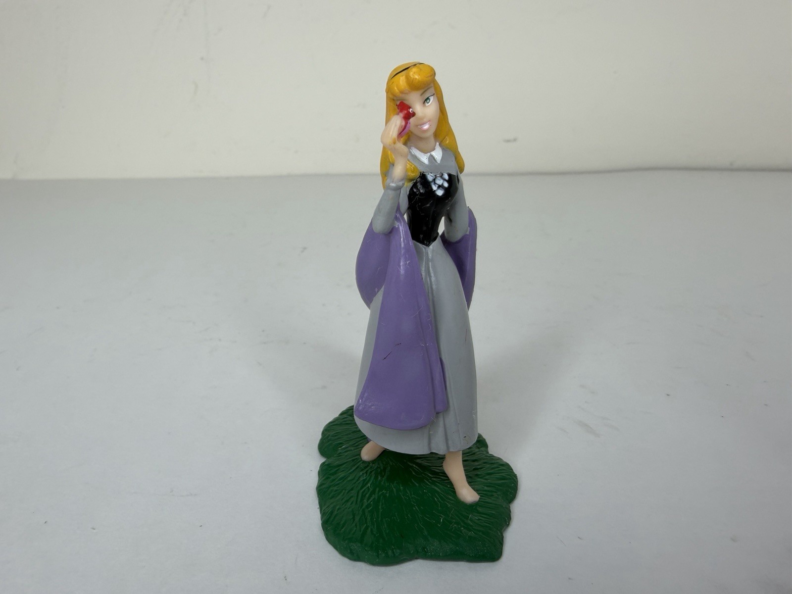 Disney Princess Sleeping Beauty Aurora PVC 3.25” Figure Holding Bird