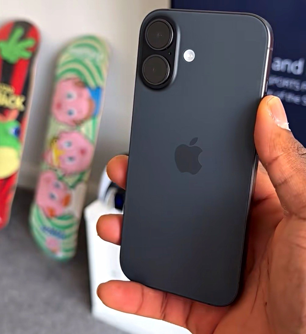 Apple iPhone 16 Pro Max 256GB Black Bar Smartphone Dual Rear Camera Apple iPhone 16 Pro Max 256GB Black Bar Smartphone Dual Rear Camera