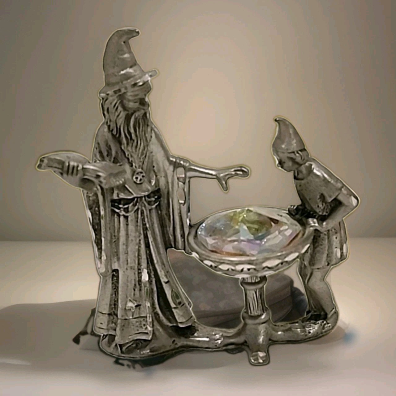 1989 Masterworks Pewter Wizard Apprentice Figurine Swarovski Crystal D&D 1989 Masterworks Pewter Wizard Apprentice Figurine Swarovski Crystal D&D