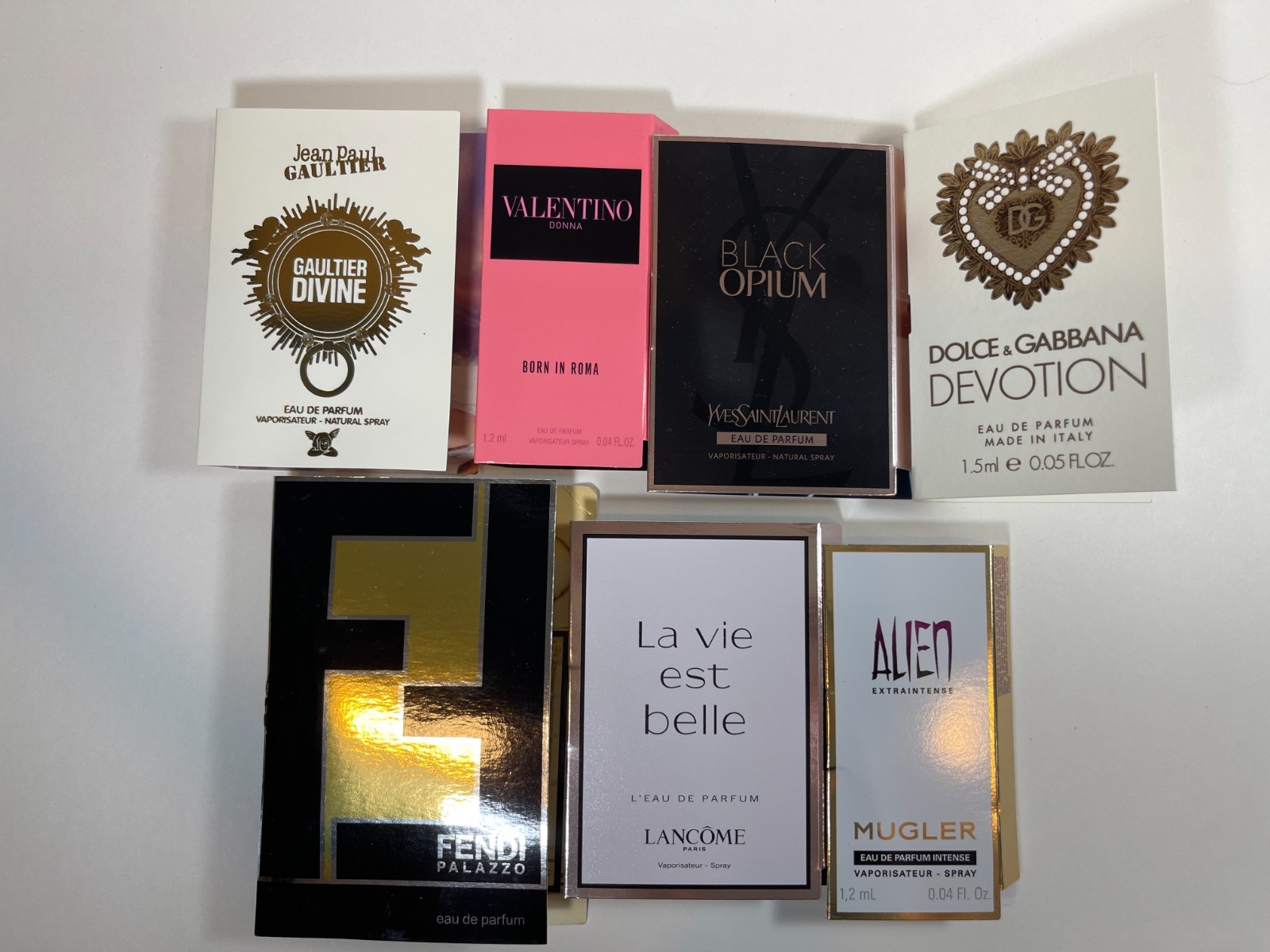 7pc Variety of Women\'s Perfume Samples New 7pc Variety of Women\'s Perfume Samples New