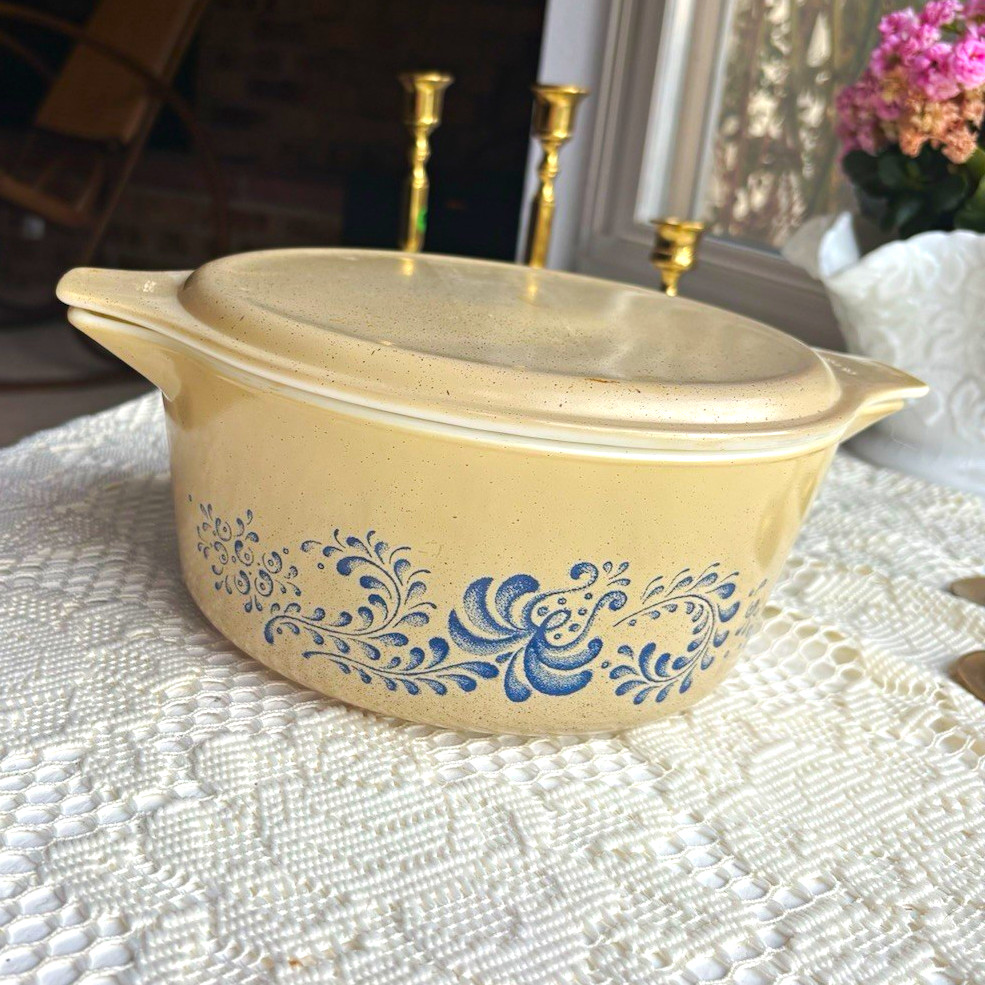 PYREX 1.5 Qt Oval Covered Casserole Dish w/ Lid Handles Beige Blue 475-B PYREX 1.5 Qt Oval Covered Casserole Dish w/ Lid Handles Beige Blue 475-B