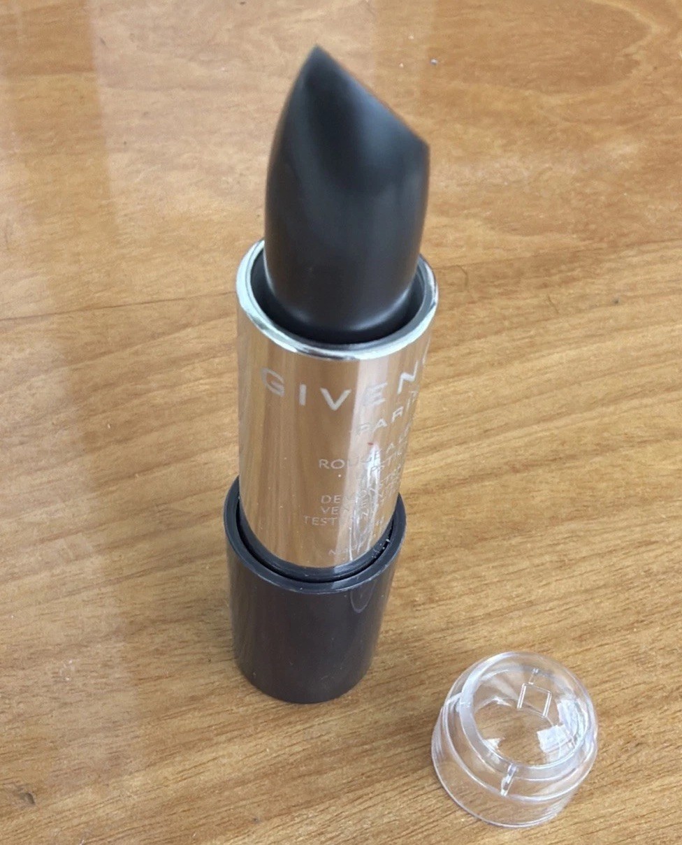 Givenchy Lipstick Rouge Interdit Magic Lipcolor Enhancer 62 Noir Revelateur Tstr Givenchy Lipstick Rouge Interdit Magic Lipcolor Enhancer 62 Noir Revelateur Tstr