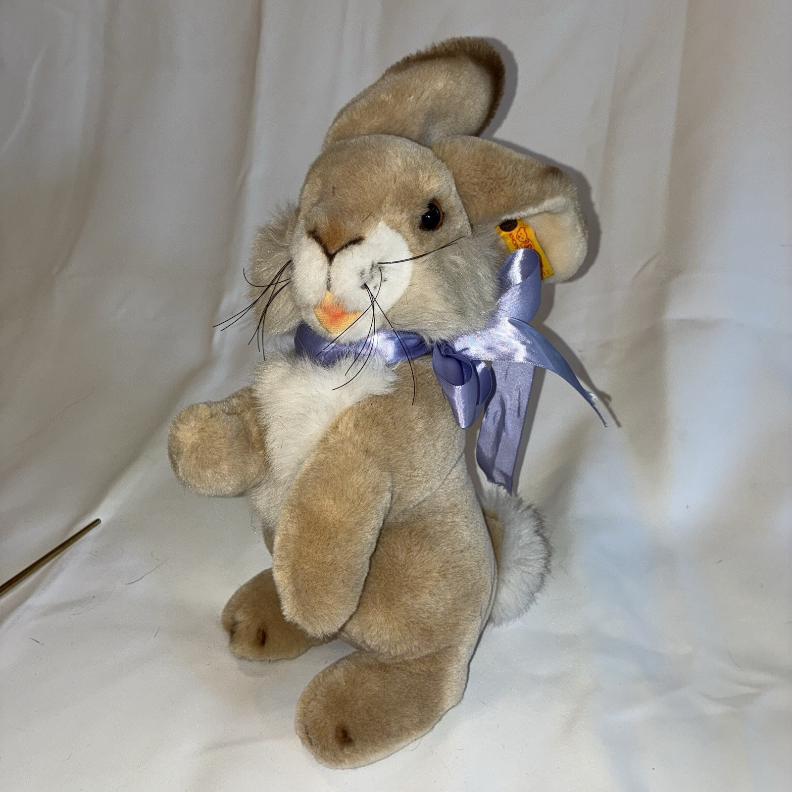 Steiff Brass Button Bunny Rabbit Plush 1982 Vintage w/ Ear Tag MPN 2500/32 Steiff Brass Button Bunny Rabbit Plush 1982 Vintage w/ Ear Tag MPN 2500/32