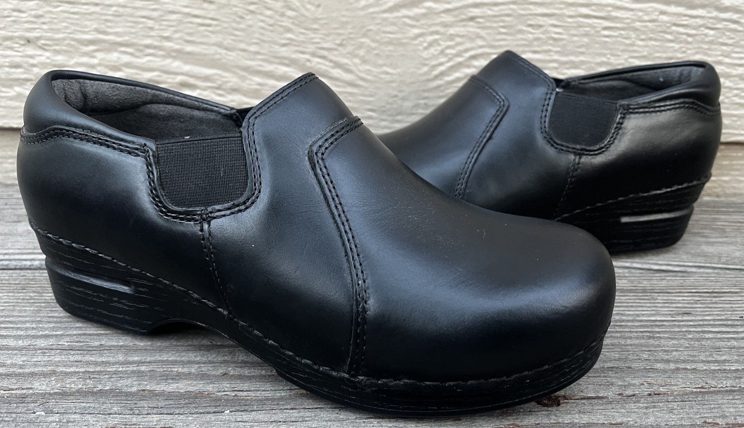 Dansko XP Women\'s 37 US 6.5-7 Black Leather Clogs Slip Resistant