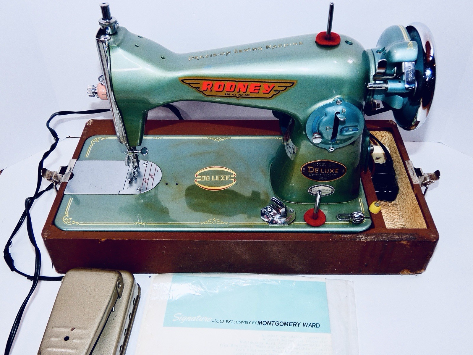 Vintage Rodney De Luxe Precision Sewing Machine Japan Case Pedal Works