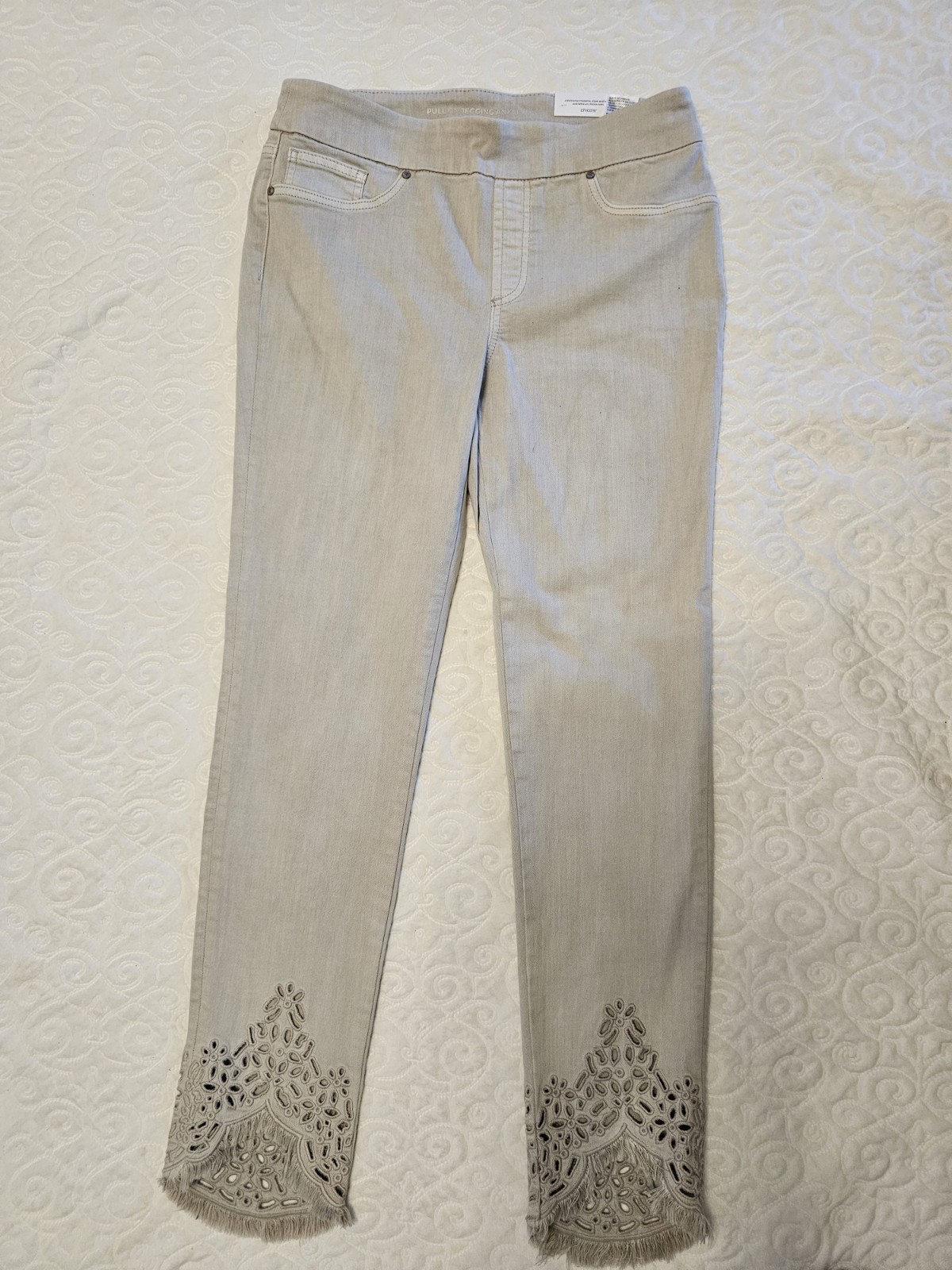 CHICO S DENIM EYELET TULIP ANKLE LIGHT SMOKE TAUPE JEANS CHICO S 0.5T (6T)