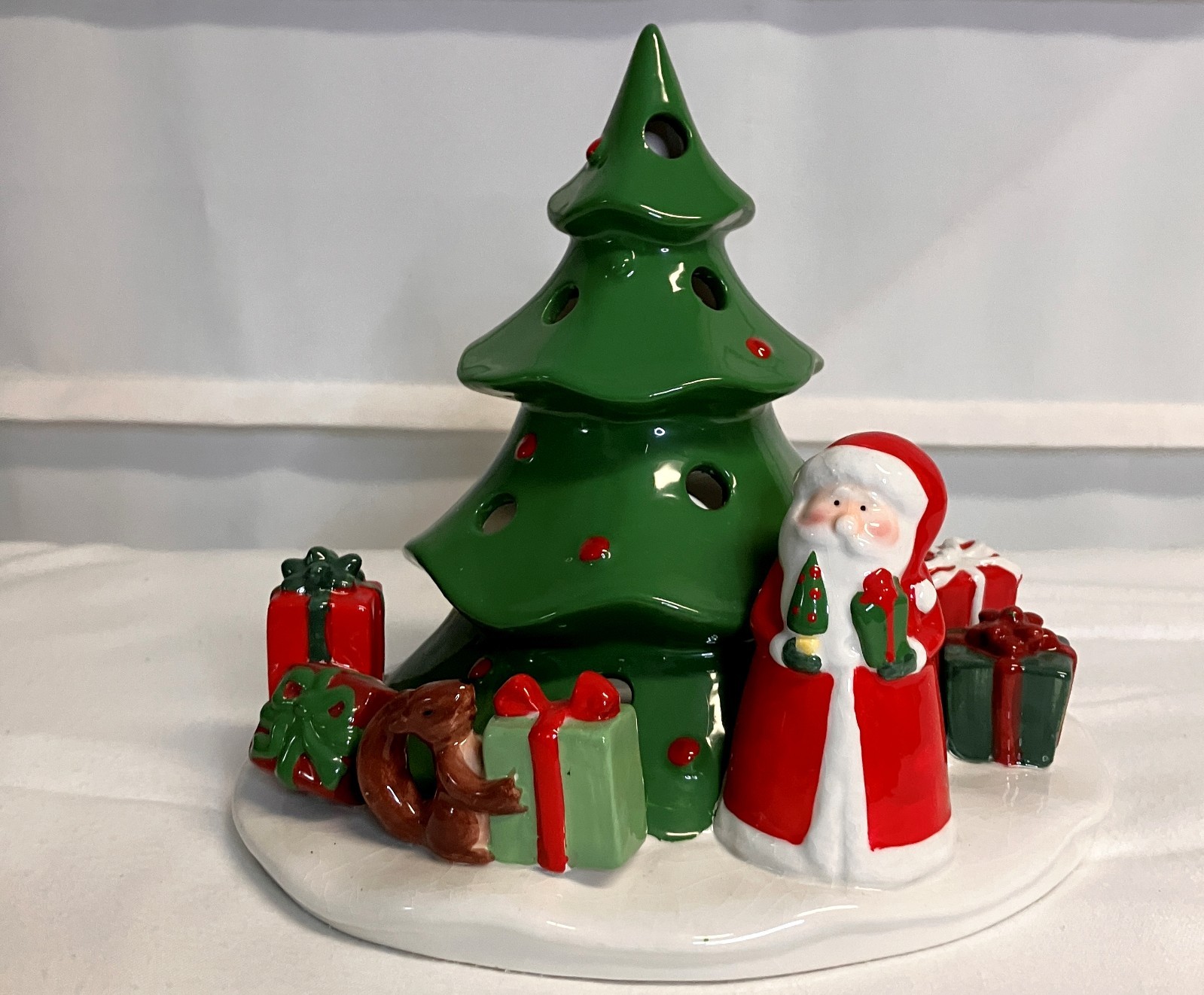 VTG 2002 White Barn Candle Santa Christmas Tree Ceramic Tealight Luminary