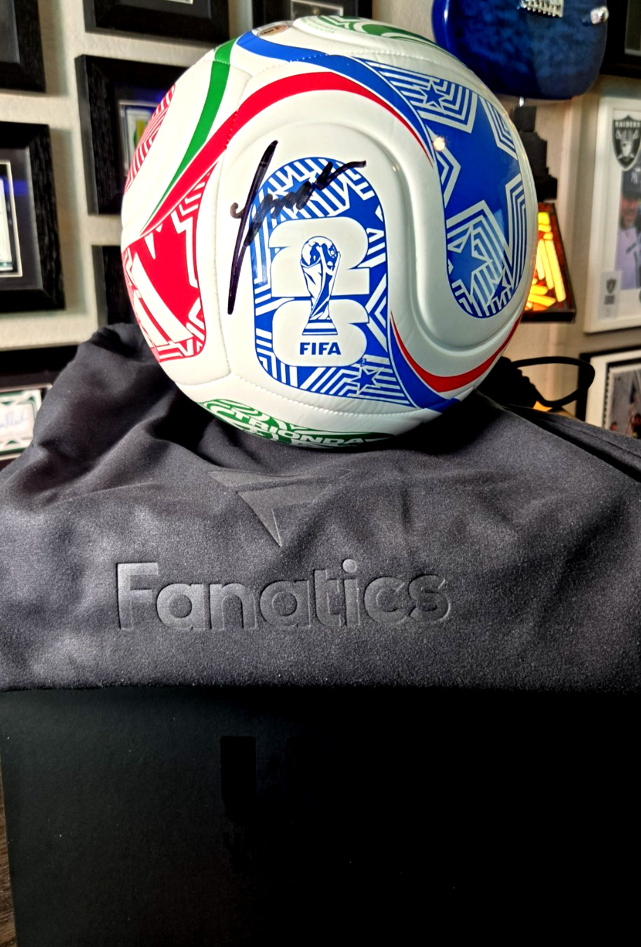 James Rodriguez On Ball Auto Minnesota United Soccer Fanatics Under Wraps NIB James Rodriguez On Ball Auto Minnesota United Soccer Fanatics Under Wraps NIB