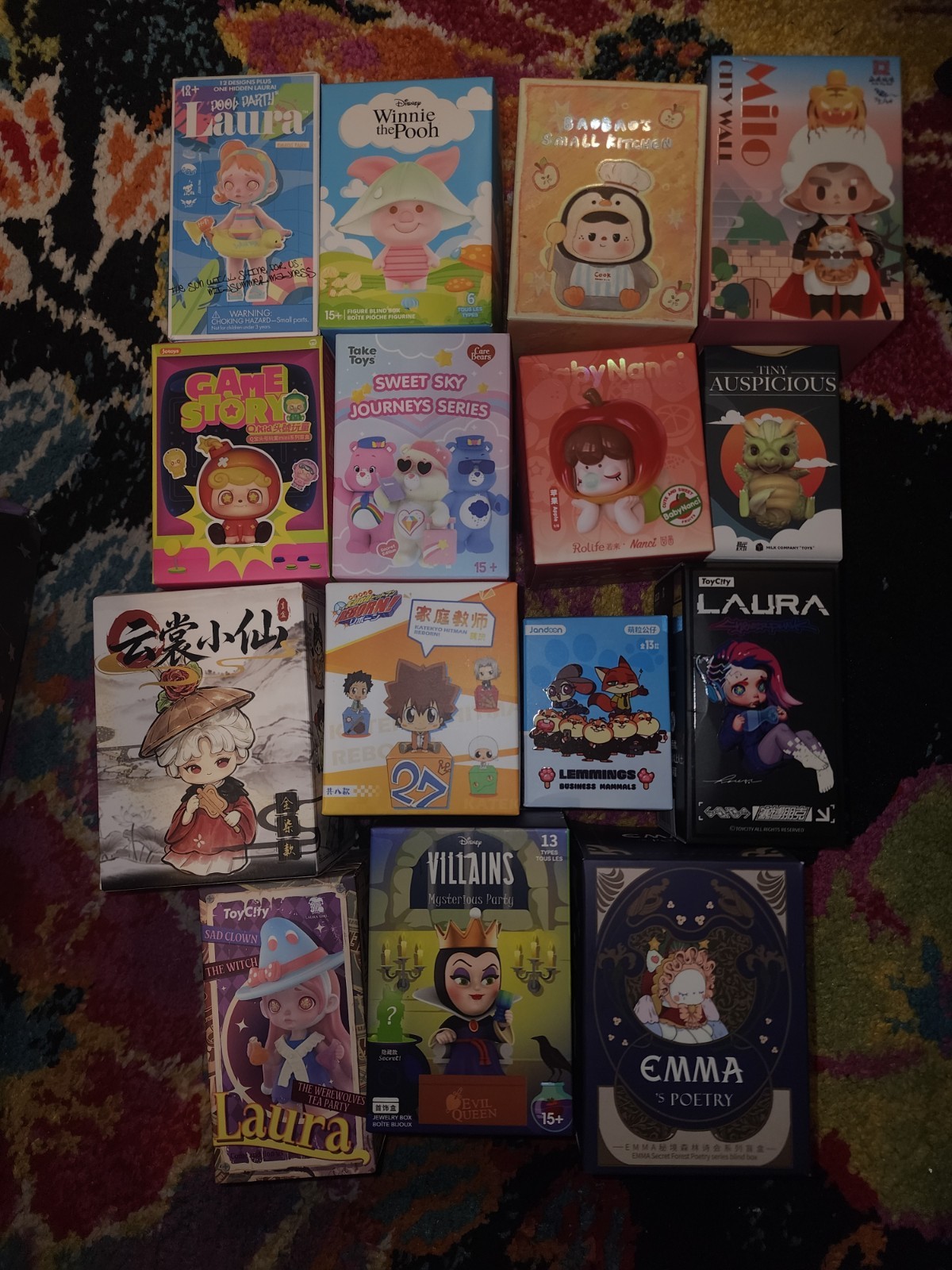 LARGE BUNDLE OF 30 FIGURINE BLIND BOXES F7 LARGE BUNDLE OF 30 FIGURINE BLIND BOXES F7