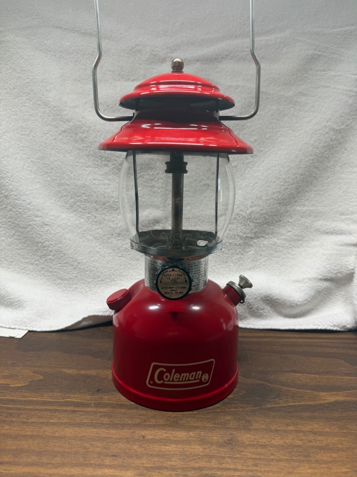 1977 Coleman 200A Red Lantern 11/77 Vintage USA w Original Hard Case