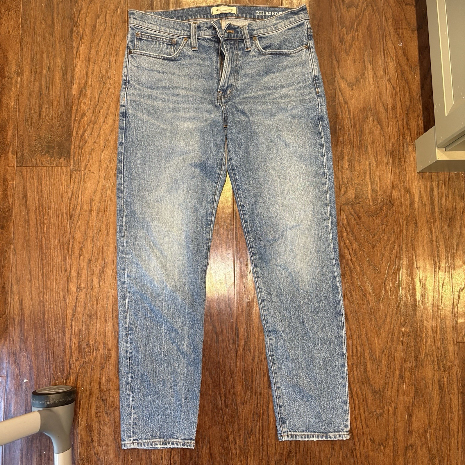Men’s Madewell Light Wash Relaxed Tapered Fit Jeans Size 32x32 Men’s Madewell Light Wash Relaxed Tapered Fit Jeans Size 32x32