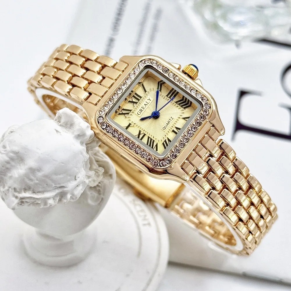 Classic Retro Square Waterproof Women\'s Diamond-embedded Watch