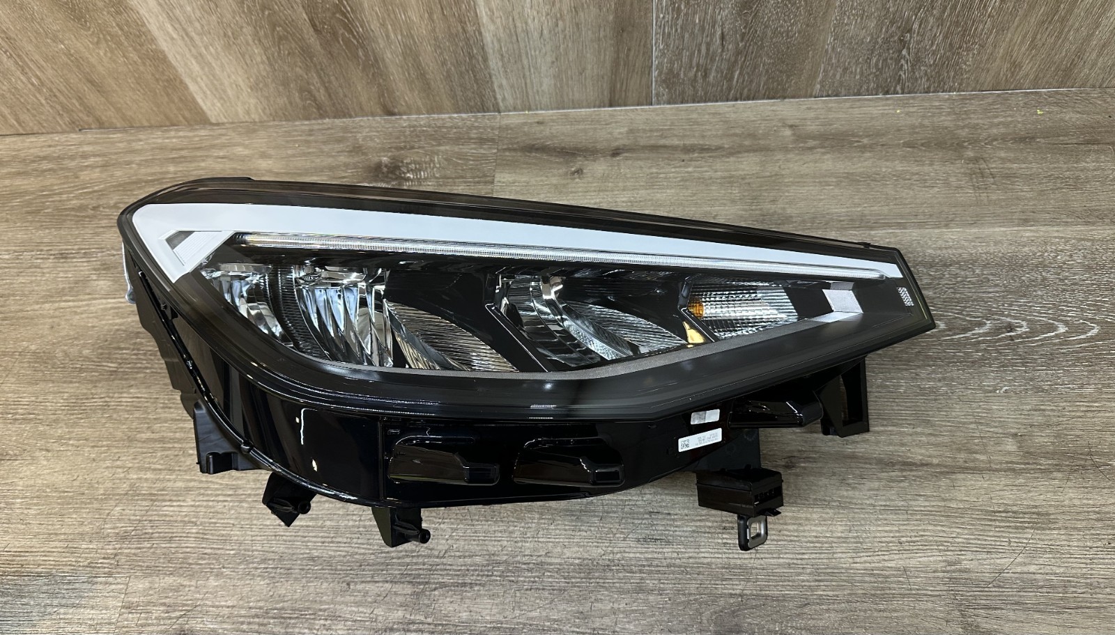 MINT - 2023-26 VOLKSWAGEN ID.4 RH HEADLIGHT ASSY OEM PART # 11K.941.006.A
