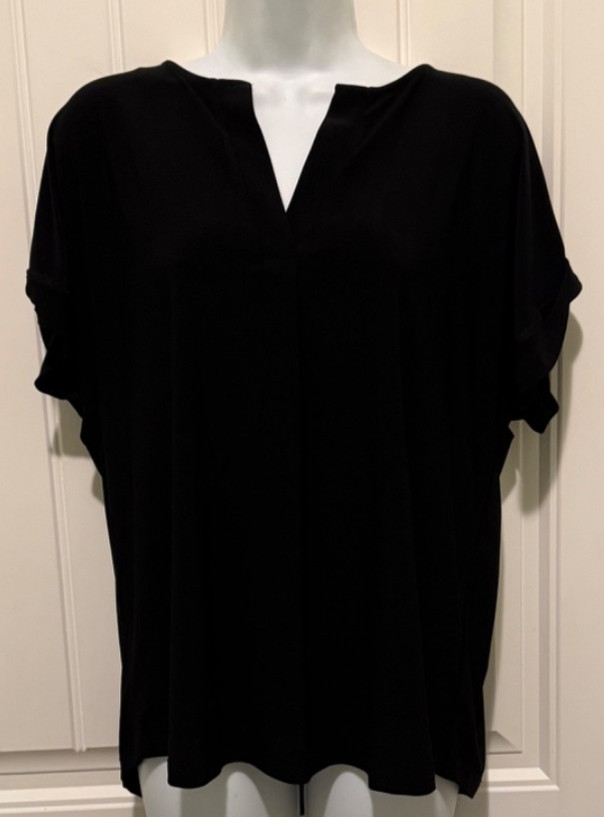 NWT Anne Klein Black V Neck  Cap Sleeve w/Gold Button Top Sz Large