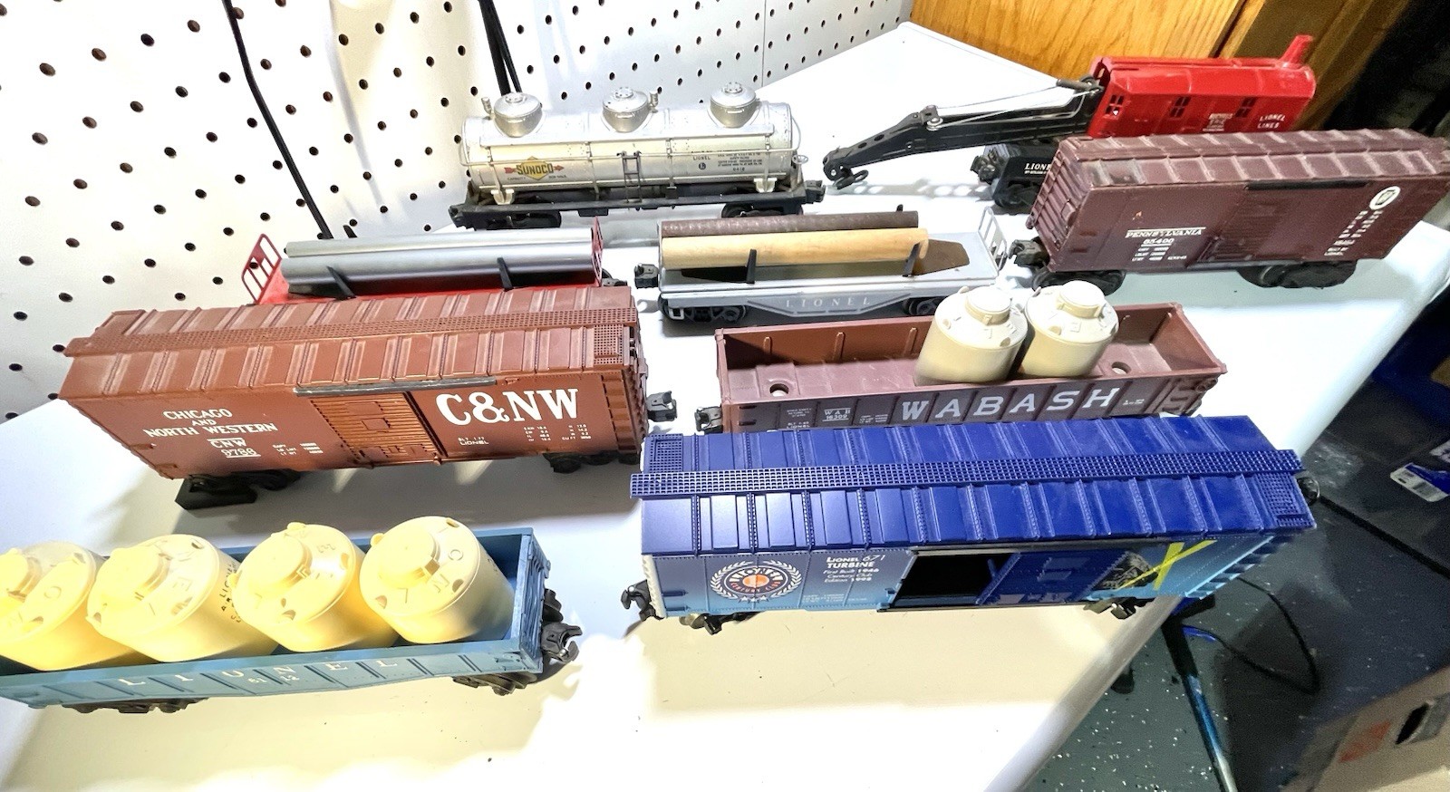 Lionel Lionel Lines O Gauge Freight Car Lot  of 9 cars w/o boxes.