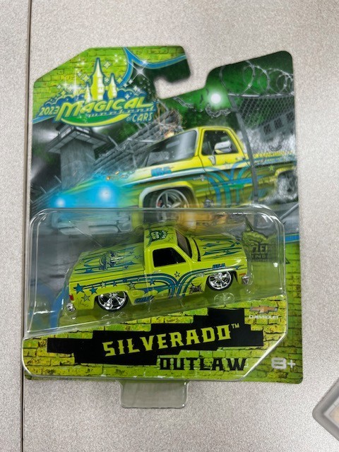 Maisto Magical Weekend 2023 Convention Outlaw 1983 Squarebody