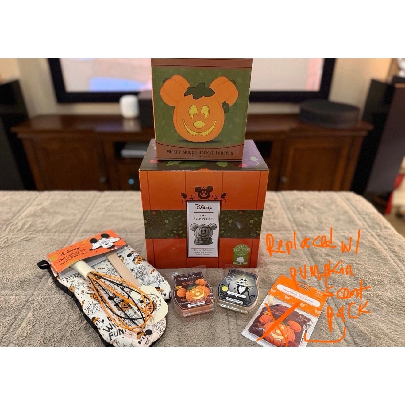 Scentsy Mickey Mouse Jack-O-Lantern Warmer Pumpkin Disney Brand New In Box