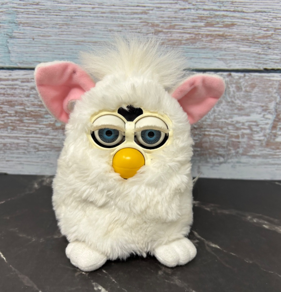 RARE 1998 TIGER FURBY SNOWBALL WITH BLUE/YELLOW EYES WORKS 1st Generation