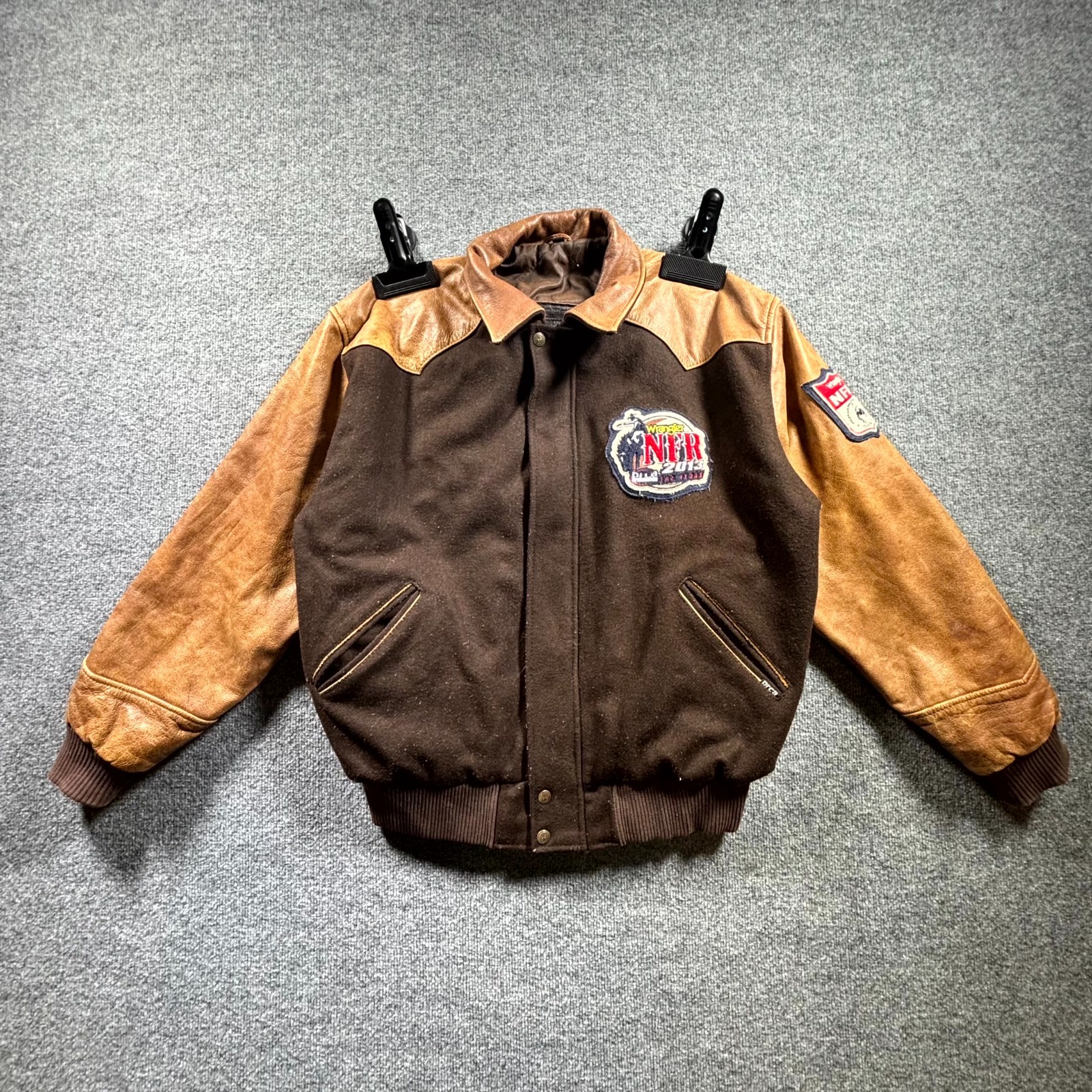 Wrangler NFR 2013 Las Vegas ProRodeo Jacket Men\'s Large Brown Leather Outdoors Wrangler NFR 2013 Las Vegas ProRodeo Jacket Men\'s Large Brown Leather Outdoors
