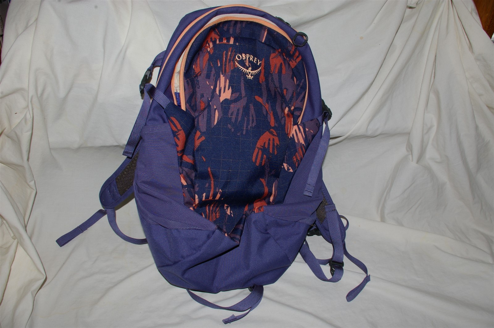 Osprey Daylite Backpack 13L Hiking Wild Blossom Print