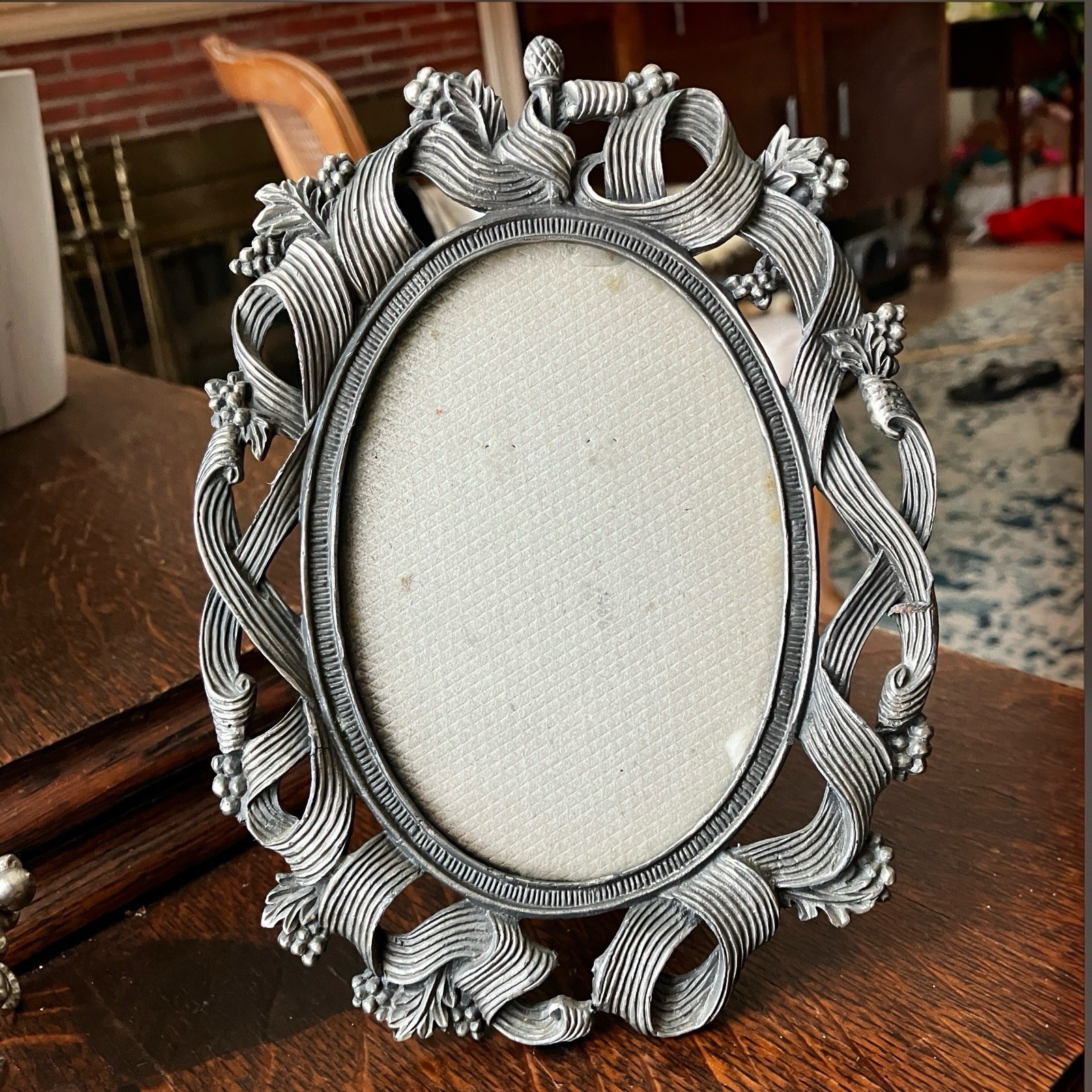 Vintage Art Nouveau Oval Picture Frame 3x4 Silver Tone Grapevine Floral Metal