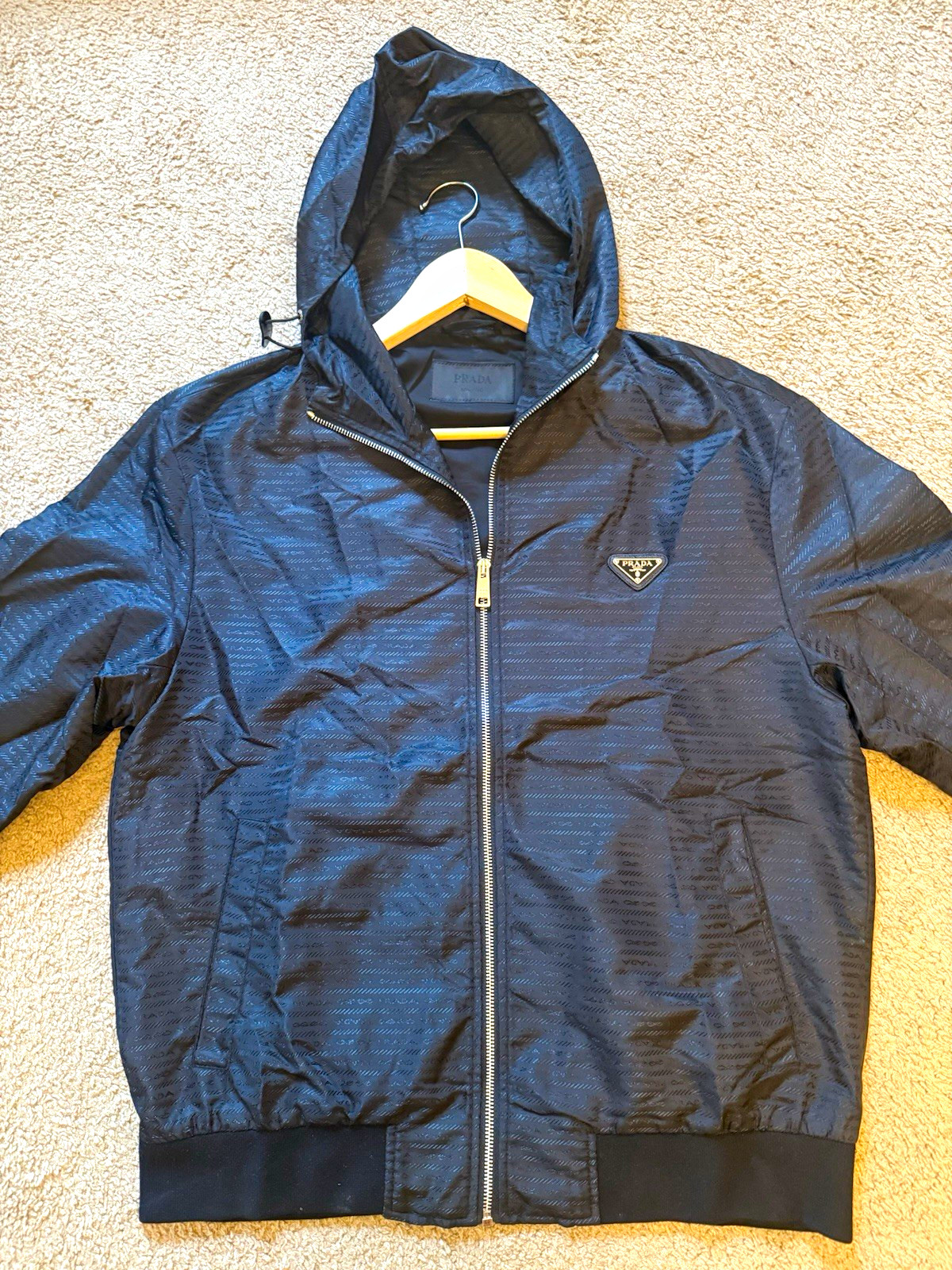 PRADA Men’s Black Nylon Hooded Full Zip Windbreaker Jacket Size M PRADA Men’s Black Nylon Hooded Full Zip Windbreaker Jacket Size M