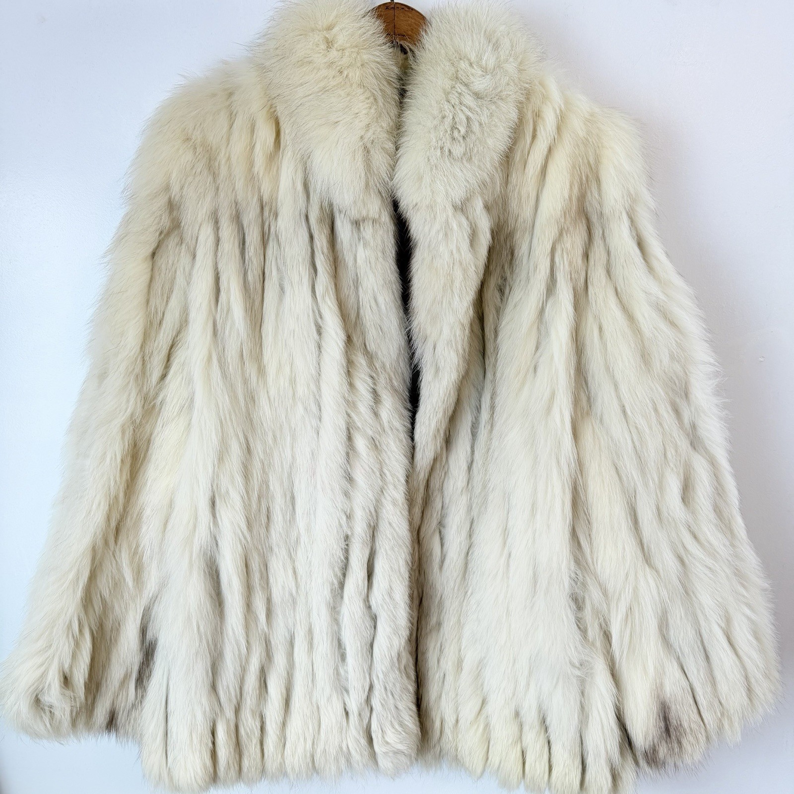 Vintage Scandinavian Blue Fox Fur Coat Kramers New Haven Large White Vintage Scandinavian Blue Fox Fur Coat Kramers New Haven Large White