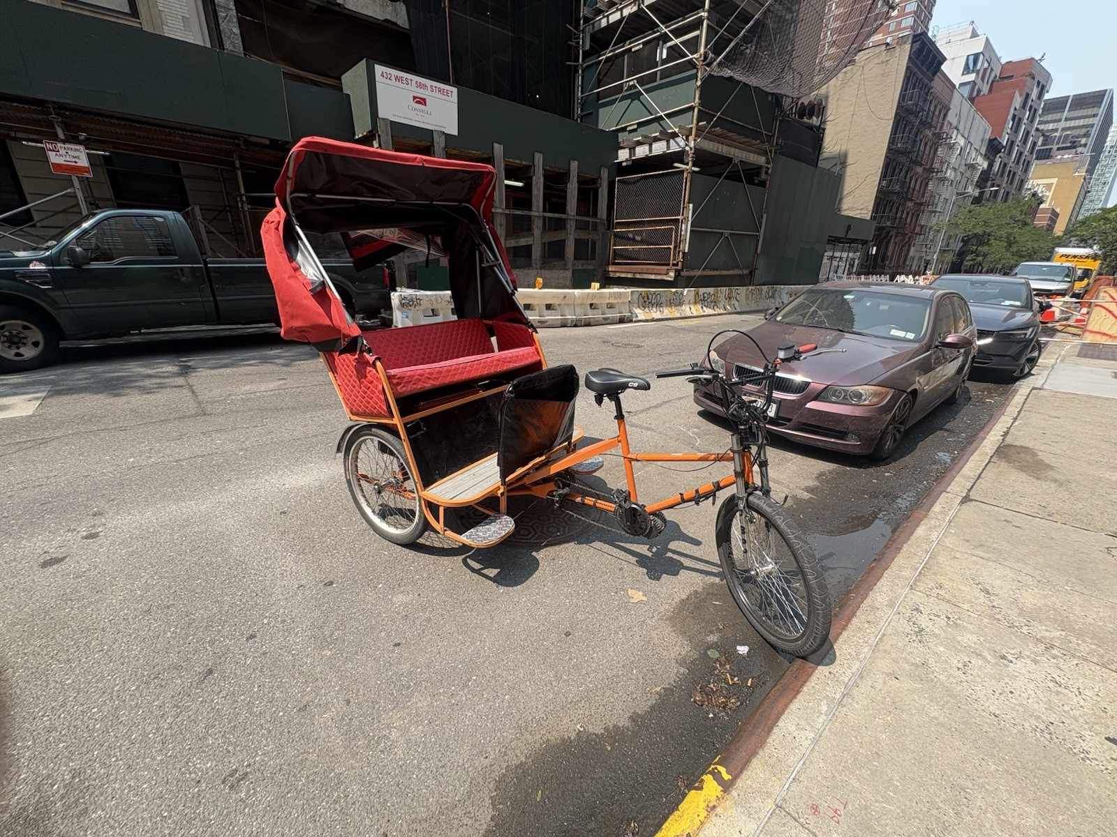 pedicab bike. Brand New same as MainStreet size everything is the same. With Bat pedicab bike. Brand New same as MainStreet size everything is the same. With Bat