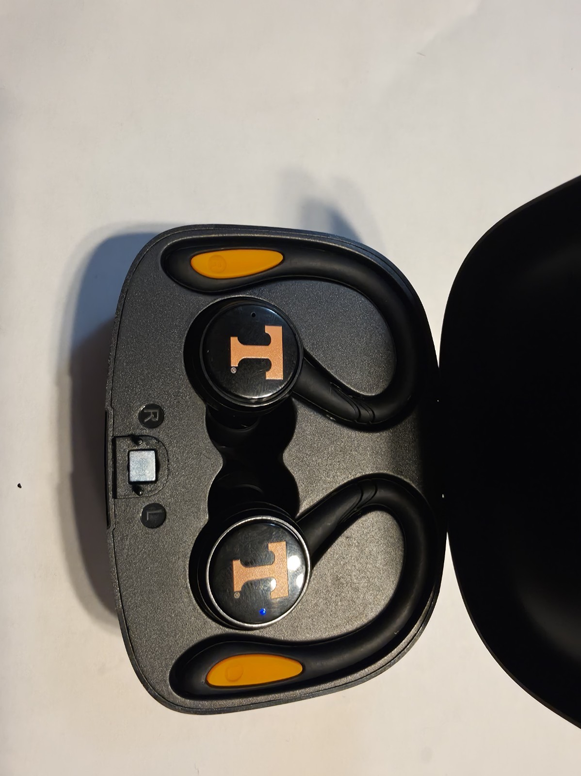 Soar Ncaa Sport True Wireless Earbuds V.5 Tennessee Volunteers 🔥 No Box. Soar Ncaa Sport True Wireless Earbuds V.5 Tennessee Volunteers 🔥 No Box.