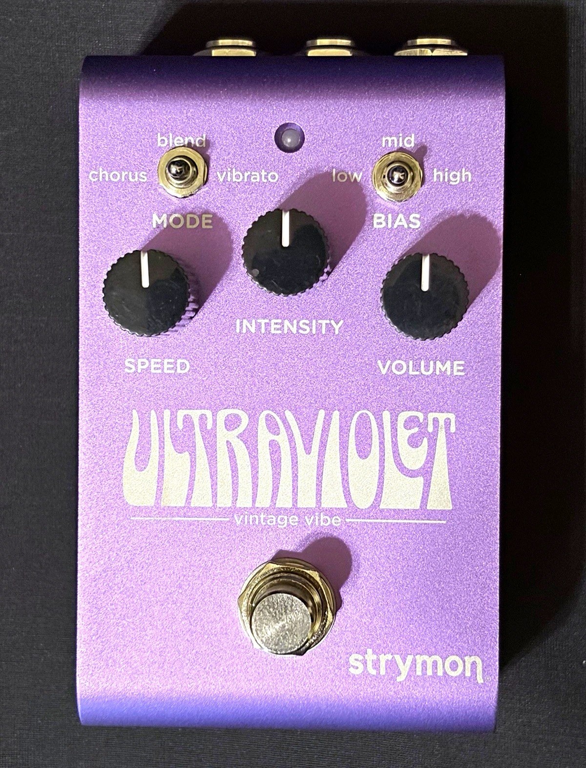 Strymon UltraViolet Vintage Vibe Chorus/Vibrato Pedal Electric Strymon UltraViolet Vintage Vibe Chorus/Vibrato Pedal Electric