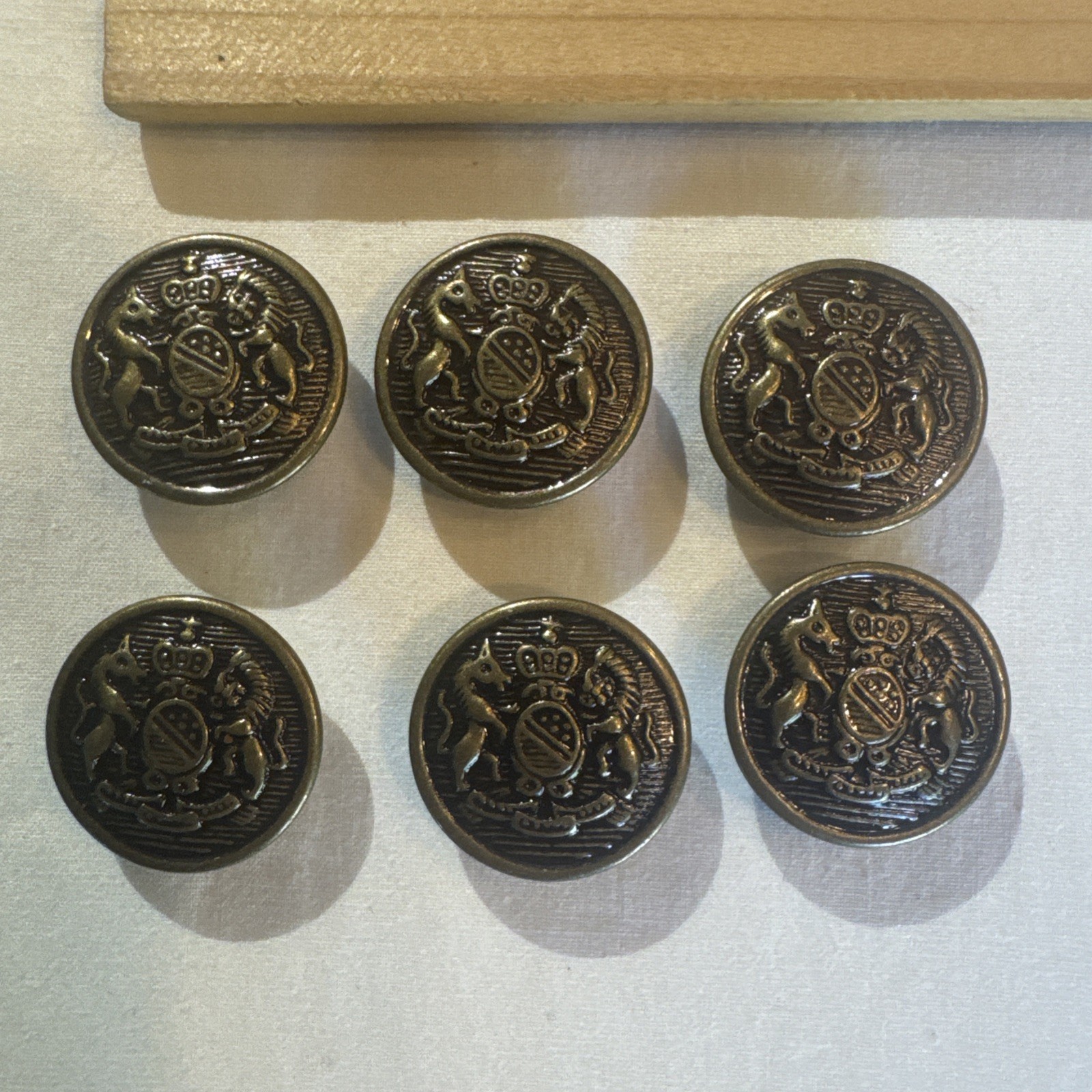Antique Vtg Livery Buttons 6 Gilt Brass Heraldic Coat of Arms Shield Loop Shank Antique Vtg Livery Buttons 6 Gilt Brass Heraldic Coat of Arms Shield Loop Shank