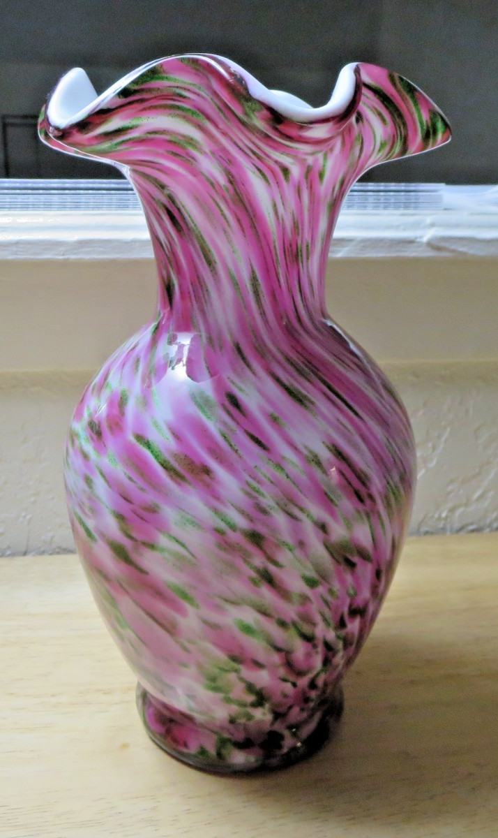 Fenton Vasa Murrhina Rose Aventurine Green Ruffled Vase Signed Frank M Fenton 8\