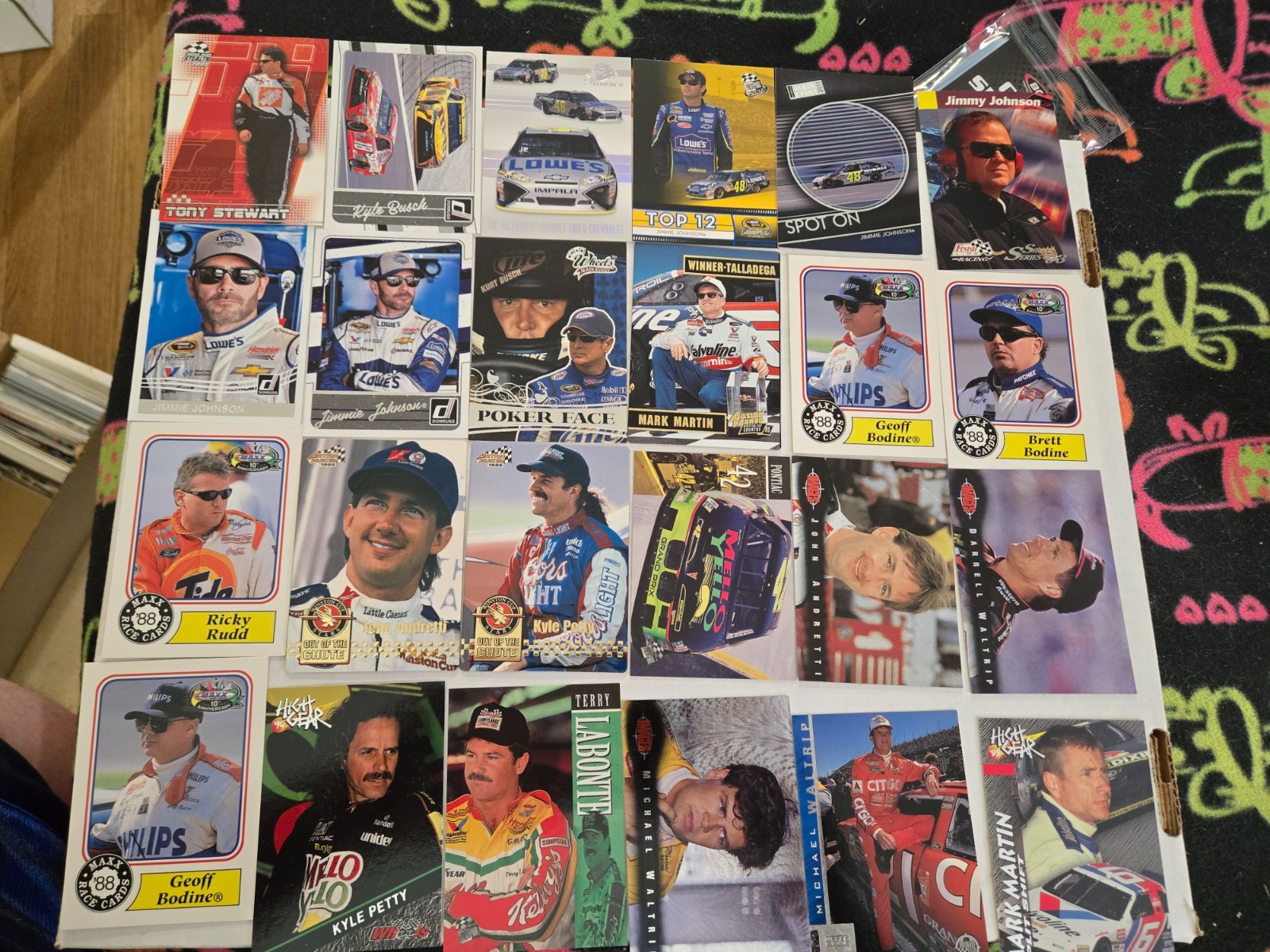 Huge 180 Card NASCAR RACING Inserts Parallels Dale Earnhart Jeff Gordon Labonte Huge 180 Card NASCAR RACING Inserts Parallels Dale Earnhart Jeff Gordon Labonte