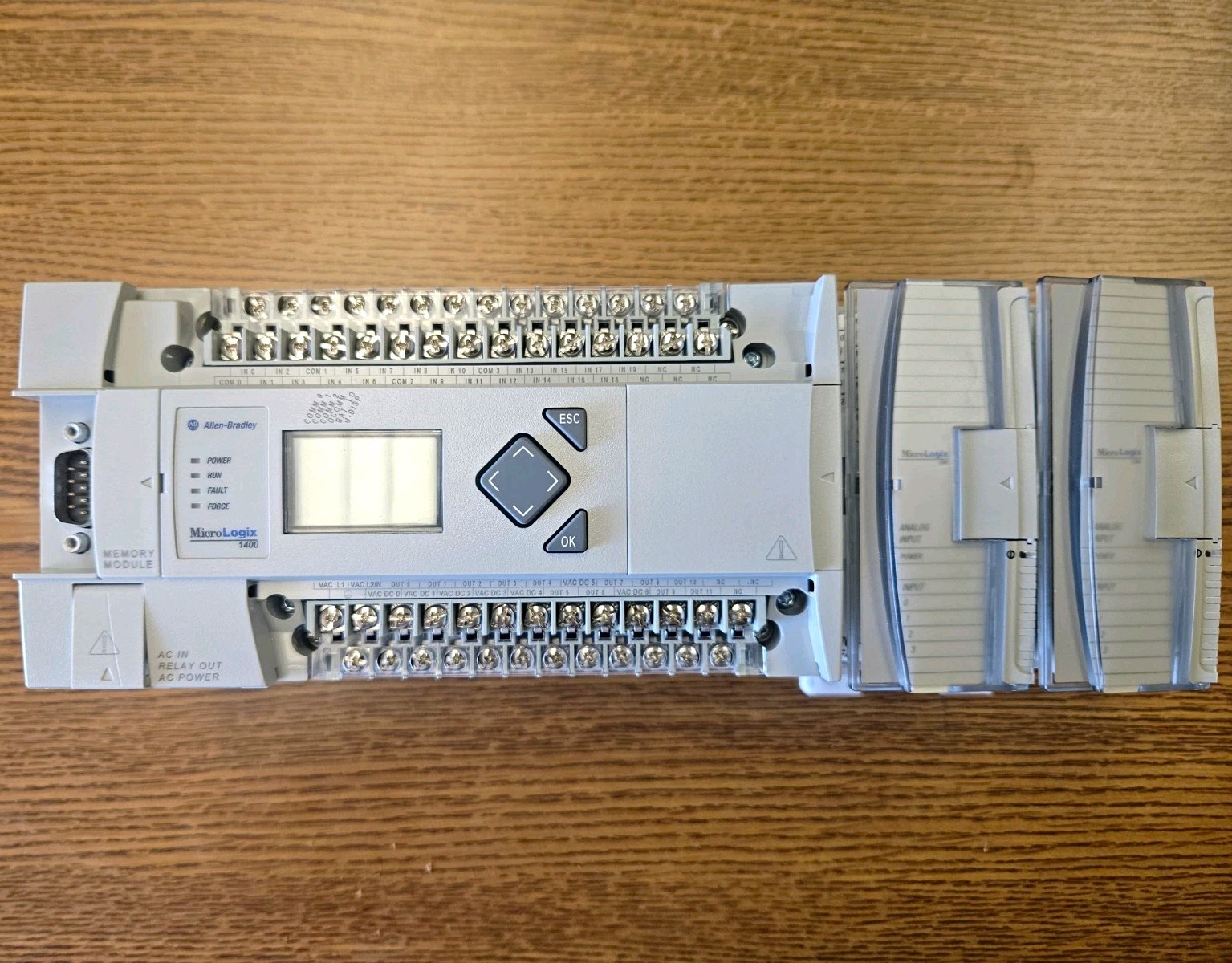 Allen-Bradley MicroLogix 1400, 1766-L32AWA, Two 1762-IF4 Modules Allen-Bradley MicroLogix 1400, 1766-L32AWA, Two 1762-IF4 Modules