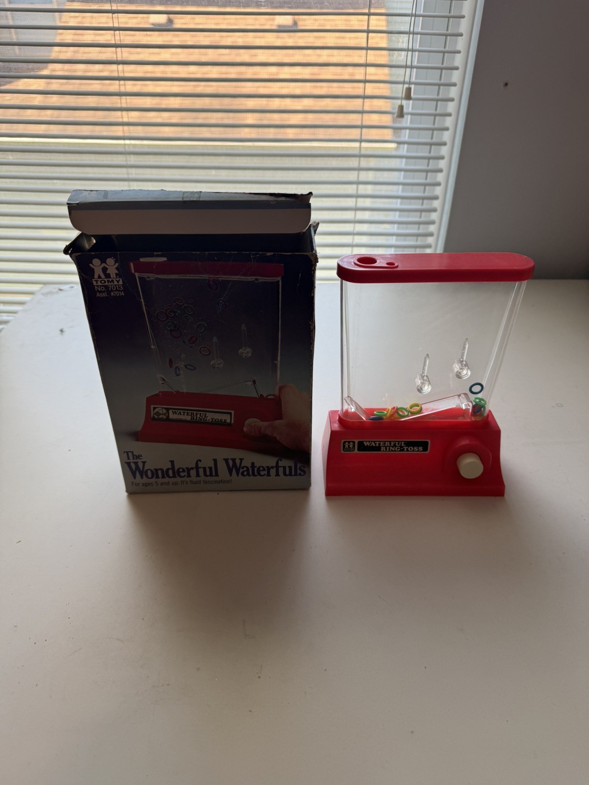 VINTAGE 1976 TOMY WONDERFUL WATERFULS RING TOSS TOY HANDHELD WATER GAME W/ BOX VINTAGE 1976 TOMY WONDERFUL WATERFULS RING TOSS TOY HANDHELD WATER GAME W/ BOX