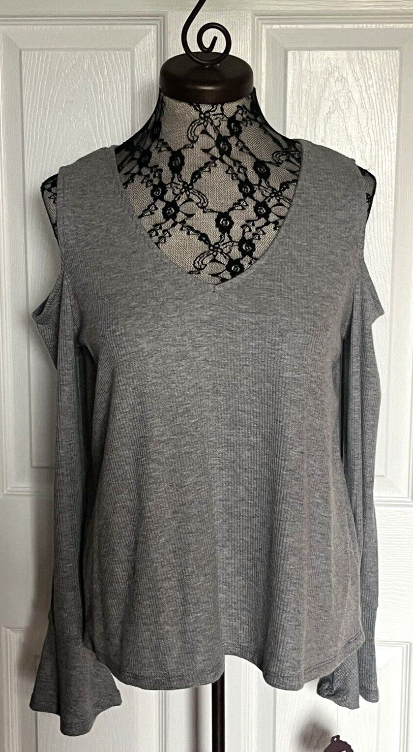 New Ribbed Knit Flair Sleeve Cold Shoulder Shirt Sz. L