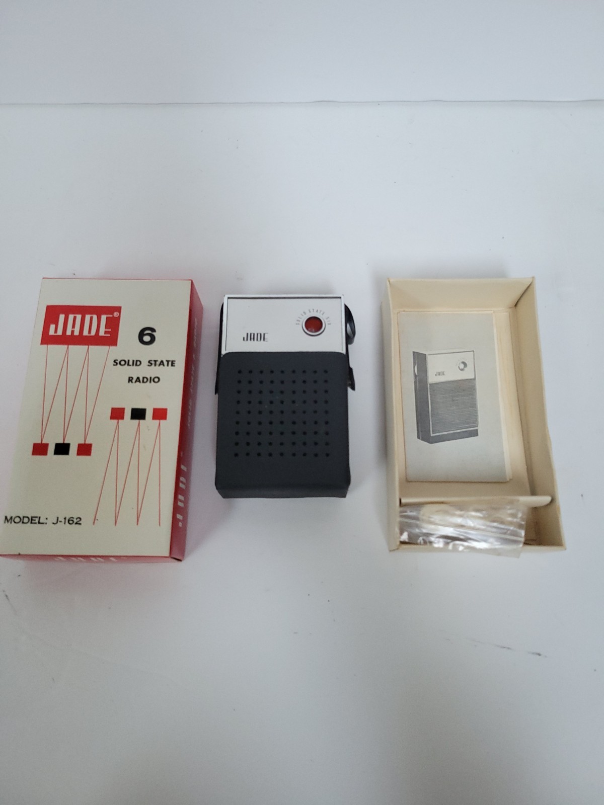 Vintage 1960`s Jade 6 Transistor AM Pocket Radio J-162 MIB/NOS Vintage 1960`s Jade 6 Transistor AM Pocket Radio J-162 MIB/NOS