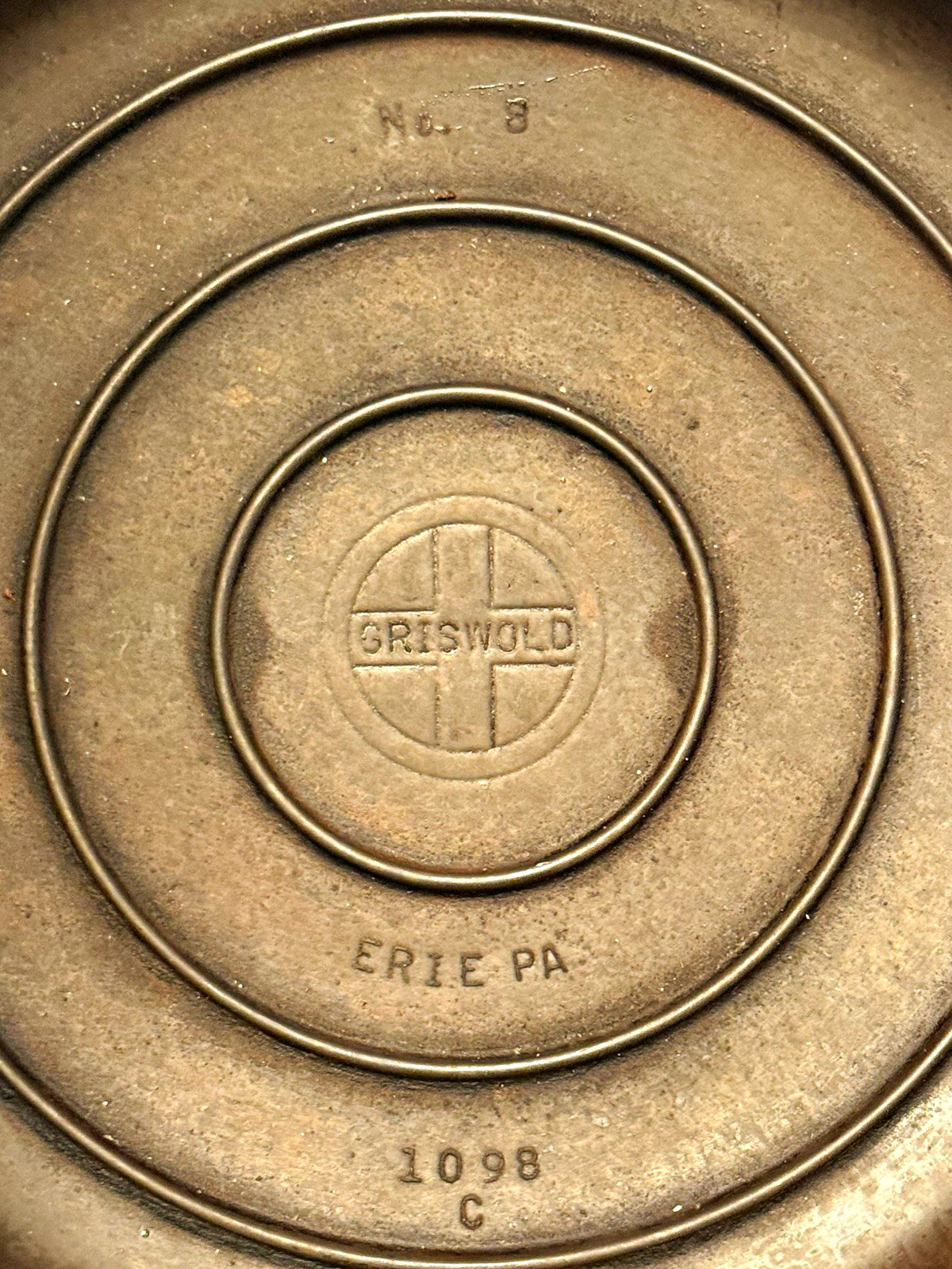 Vintage Griswold No. 8 Cast Iron Skillet w/ 1098 C Lid Erie PA Small Logo