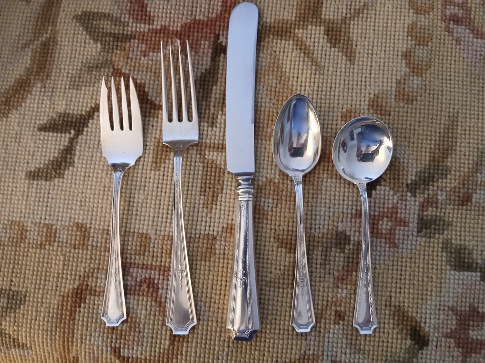 Durgin (Gorham) Colfax sterling silver antique 5-pc place setting 120 grams