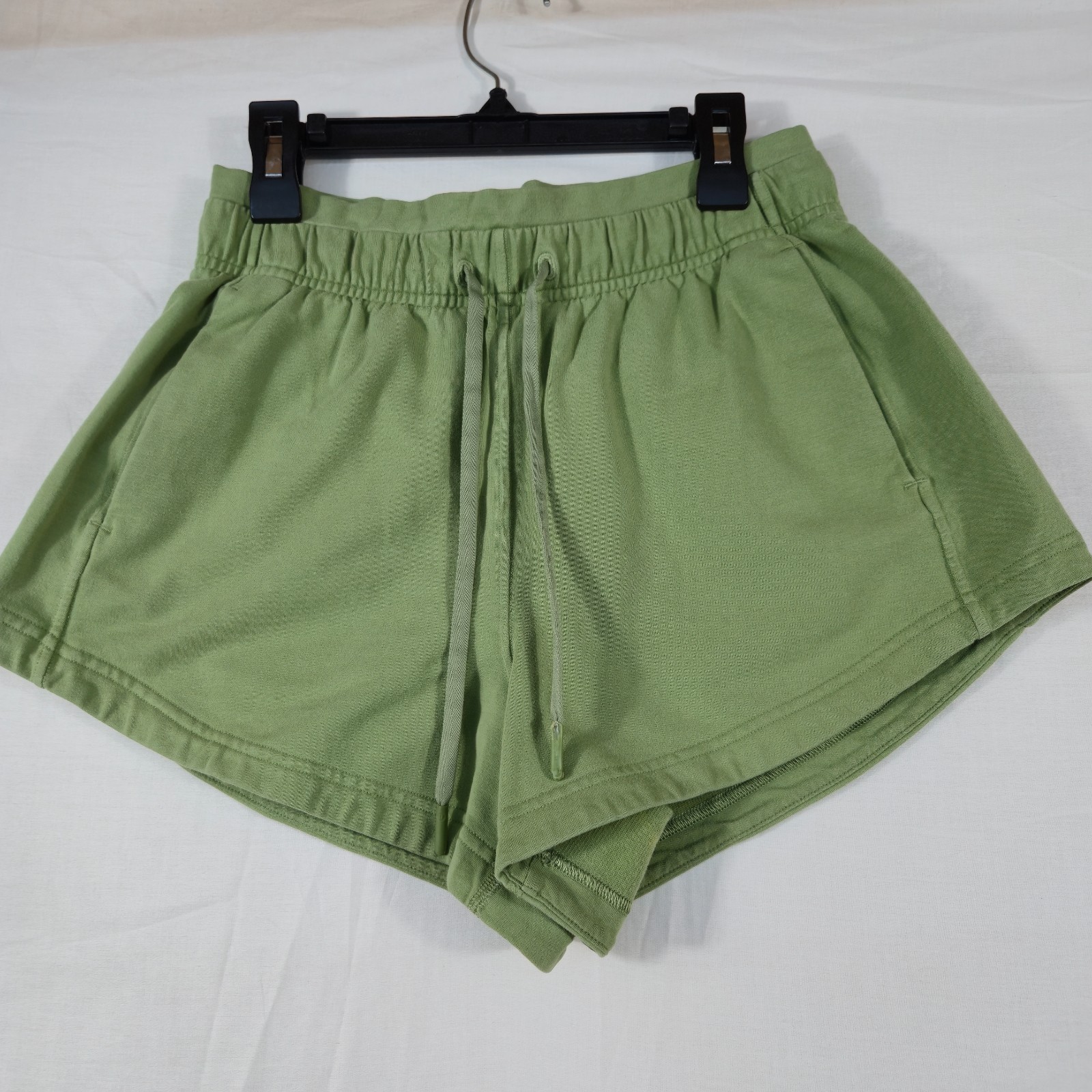 Lululemon Inner Glow High-Rise Shorts Womens W25 Green Drawstring Waist Logo