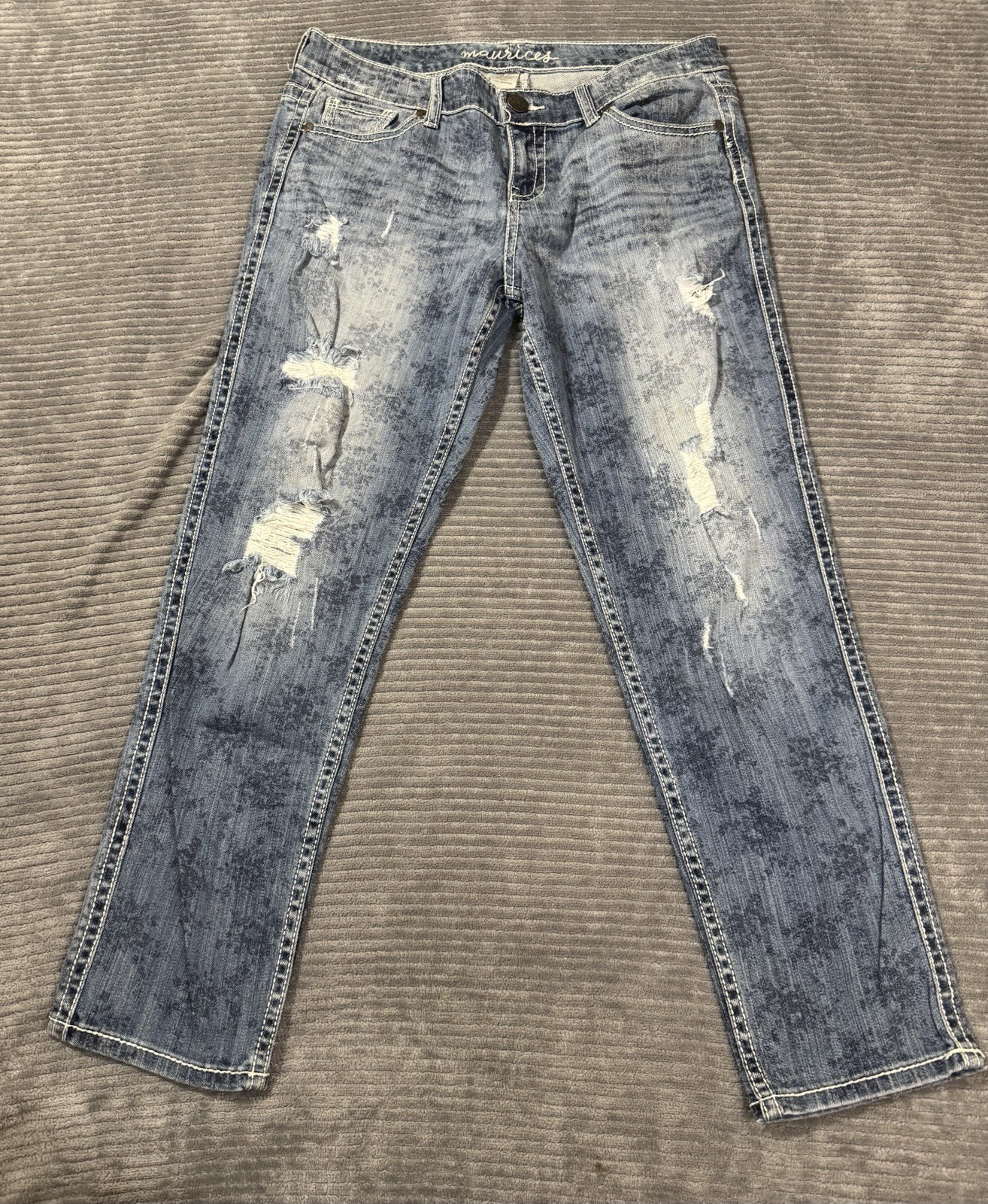 Vin Maurice\'s Women\'s Distressed Frayed Jeans with flower print Size 9-10 Y2K Vin Maurice\'s Women\'s Distressed Frayed Jeans with flower print Size 9-10 Y2K