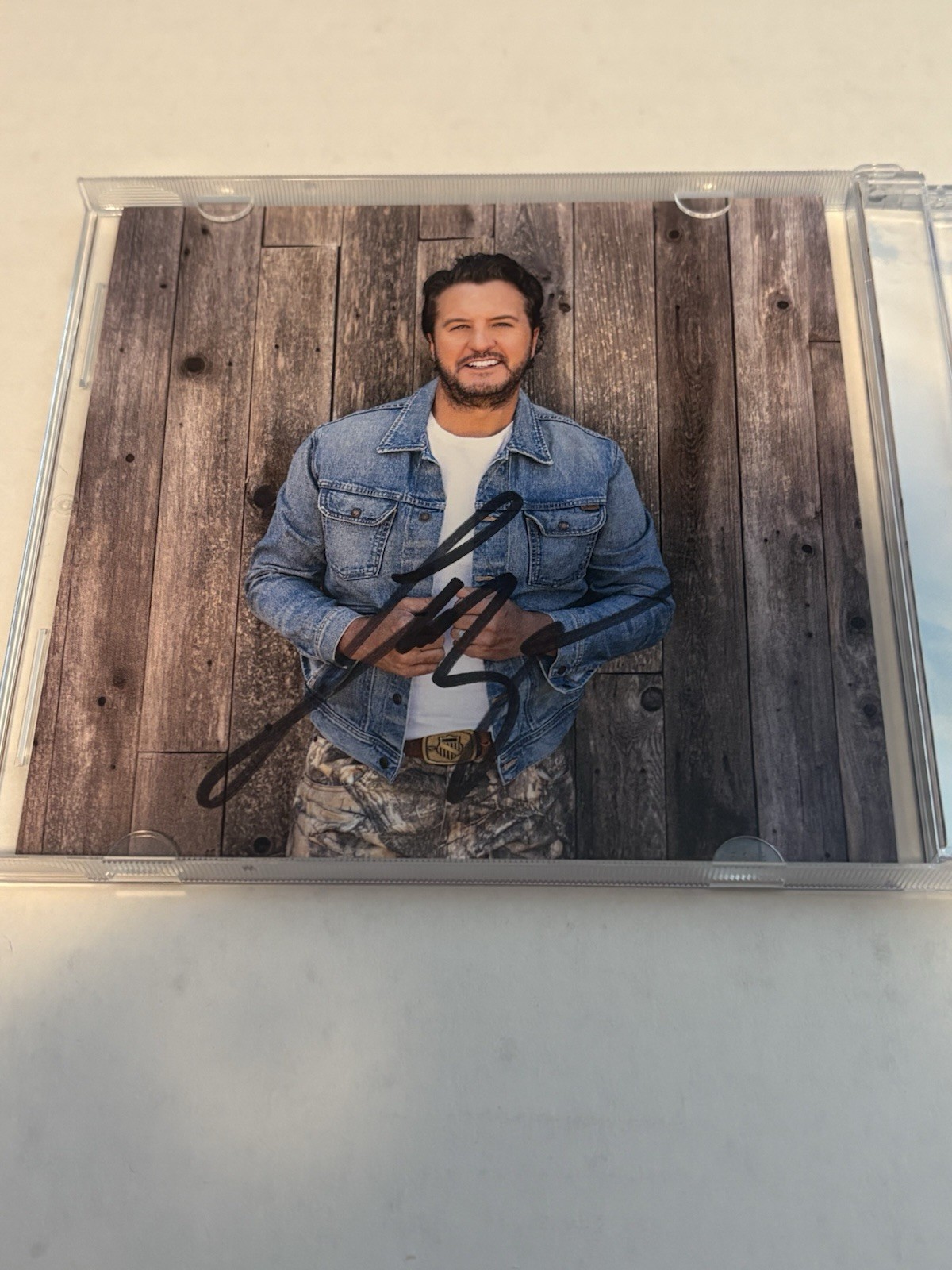 SIGNED Luke Bryan - Signs AUTOGRAPHED Insert CD - Hunt Edition SIGNED Luke Bryan - Signs AUTOGRAPHED Insert CD - Hunt Edition