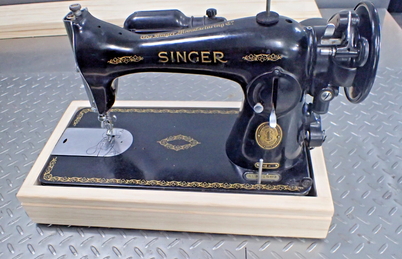 NEW PINE Wood Base For FULL Size SINGER SEWING MACHINE 27 66 15-91 Hand Made
