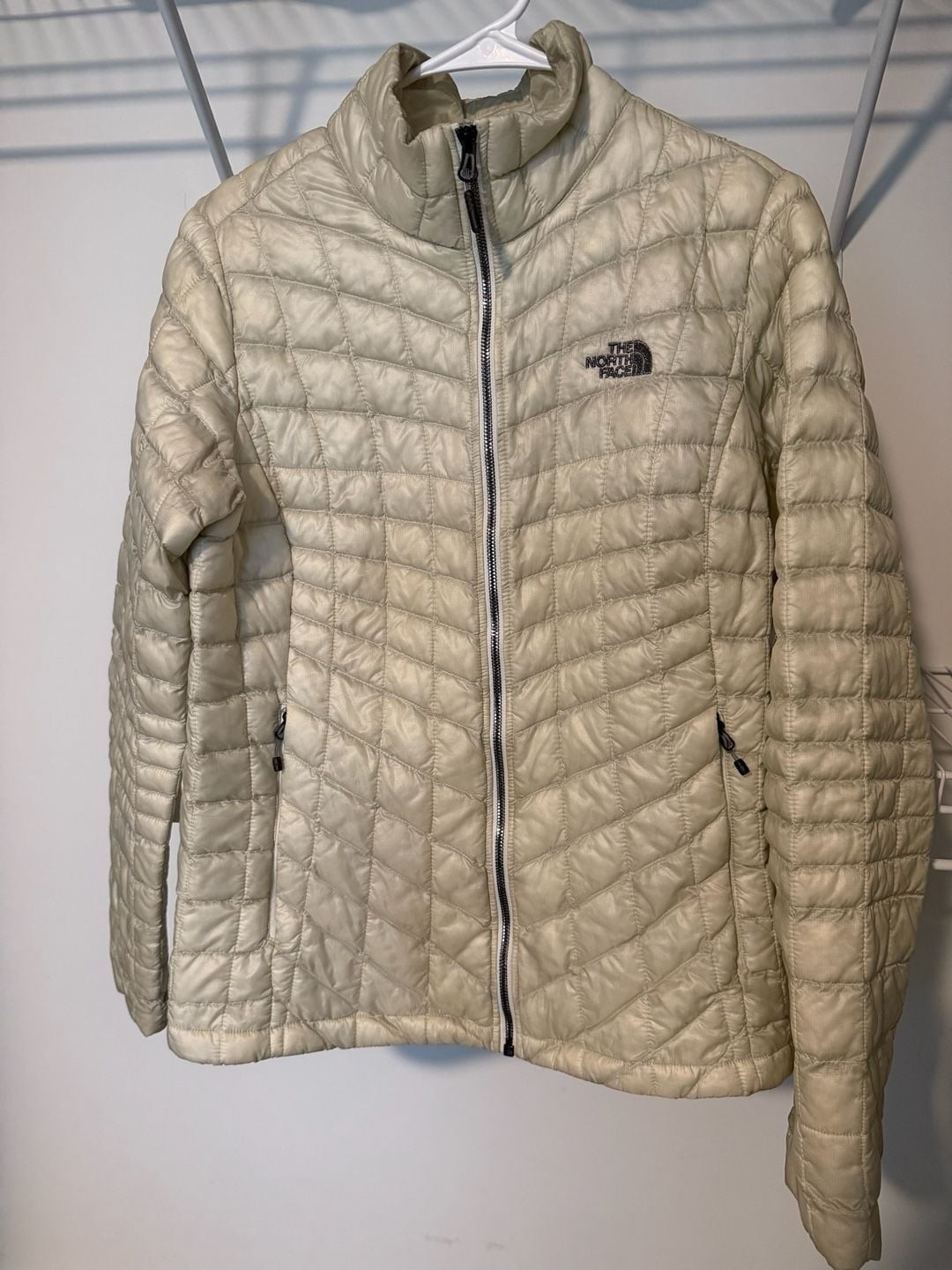 The North Face Women’s ThermoBall Jacket Champagne Ivory Quilted