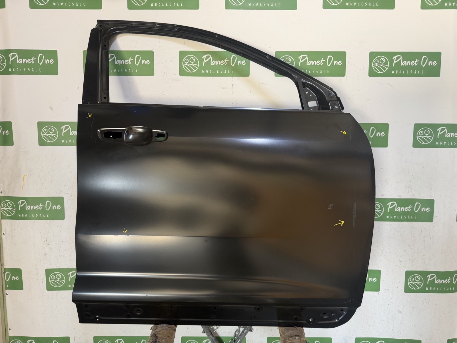 NEW OEM 2024-26 Acadia 24-25 Traverse 25-26 Enclave FRONT RIGHT Door Shell