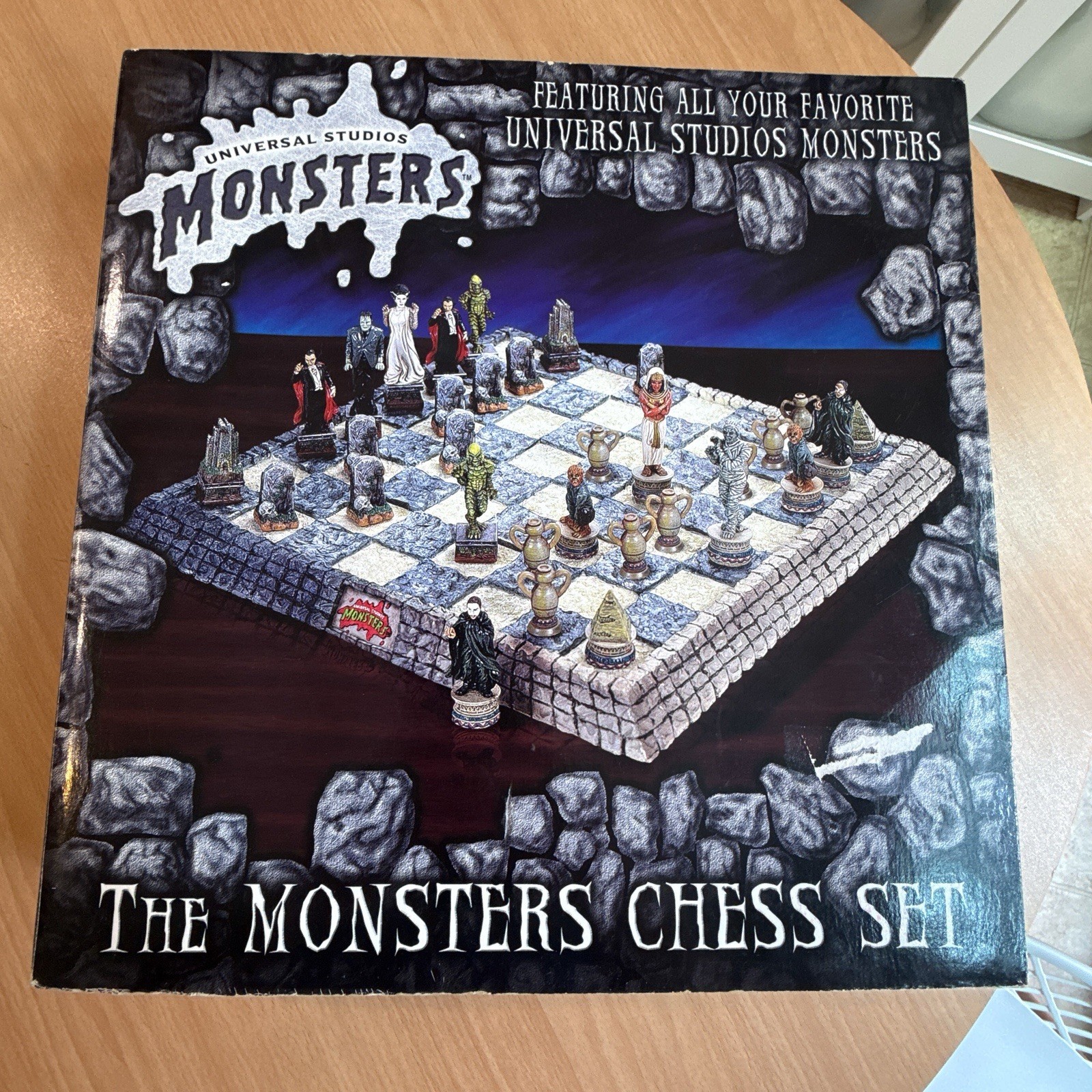 Universal Studios Monsters Chess Set Spencers Exclusive Frankenstein Mummy VTG