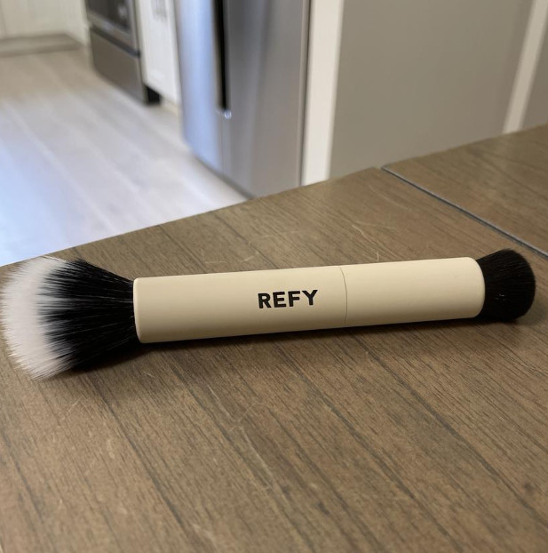 NIB 100% Authentic REFY Duo Face Brush